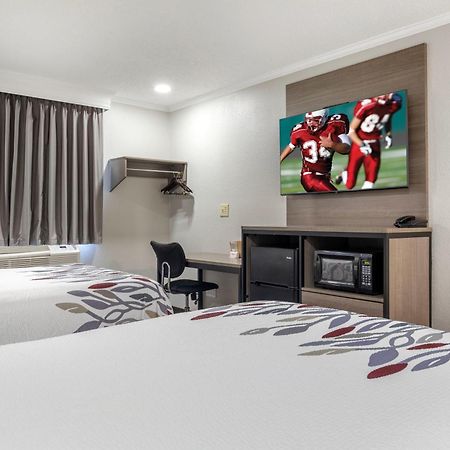 Red Roof Inn Suffolk Dış mekan fotoğraf